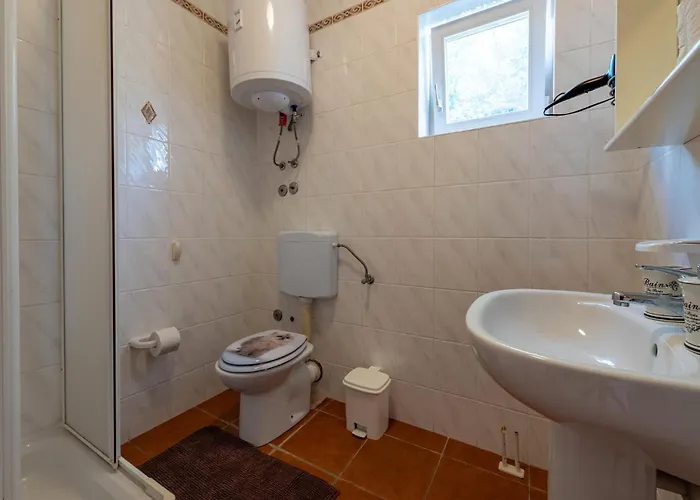 Apartamento Beautiful In With Wifi Mandre