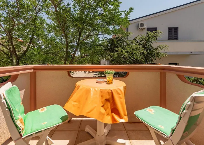 Apartamento Beautiful In With Wifi Mandre