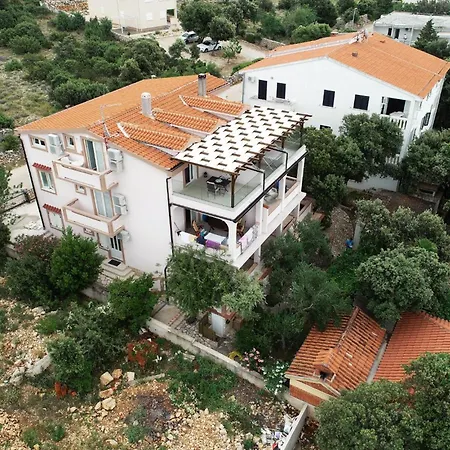 Apartment Awesome In With House Sea View Mandre