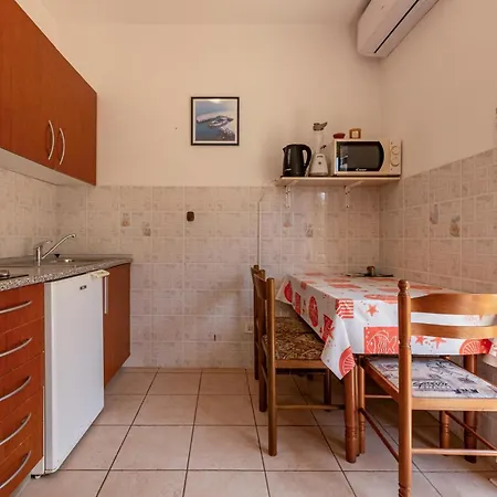 1 Bedroom Lovely In *