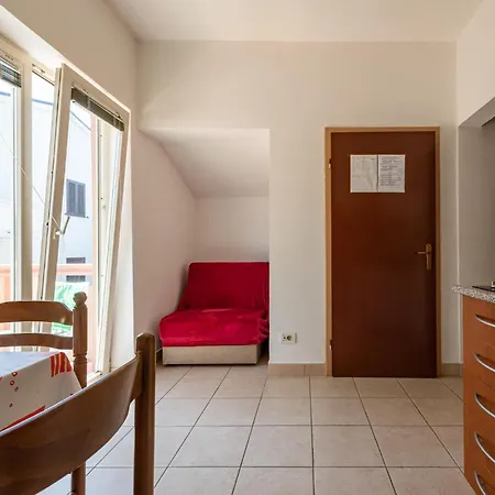1 Bedroom Lovely In * מאנדרה