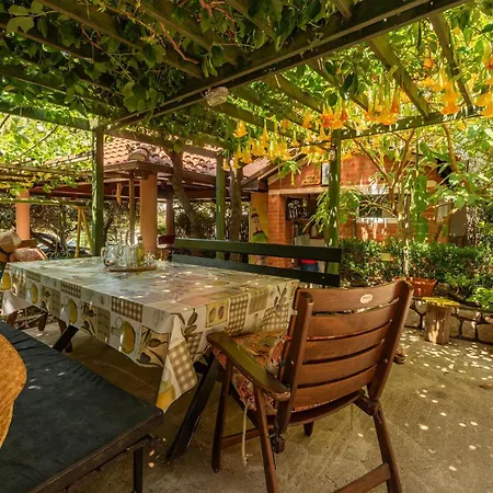 1 Bedroom Lovely In