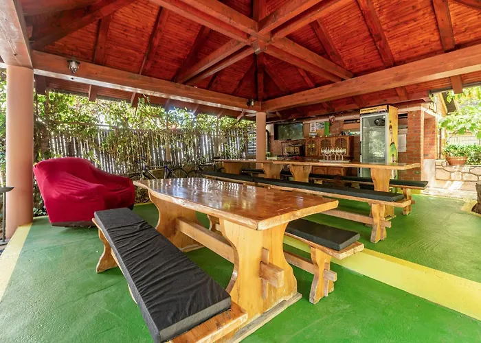 Апартаменты Beautiful In With Wifi